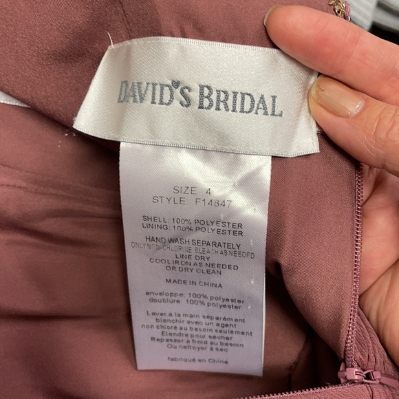 Brides maids dress that it’s gorgeous enough to wear to any event! - Picture 4 of 4